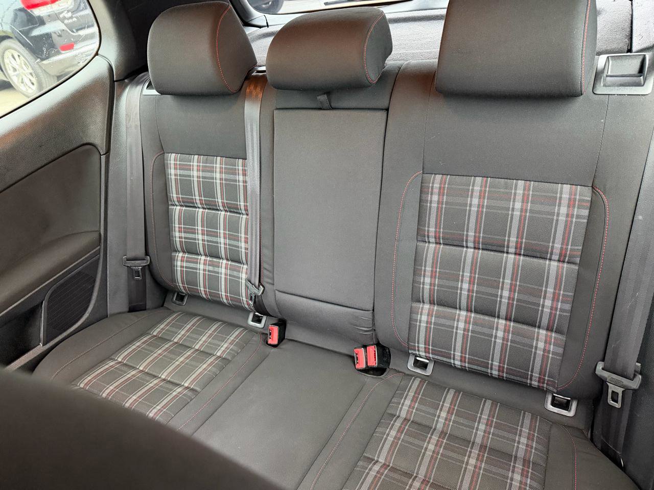 Used 2013 Volkswagen Golf 2-Door FWD image 11