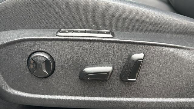 Used 2021 Volkswagen ID.4 Pro S image 30