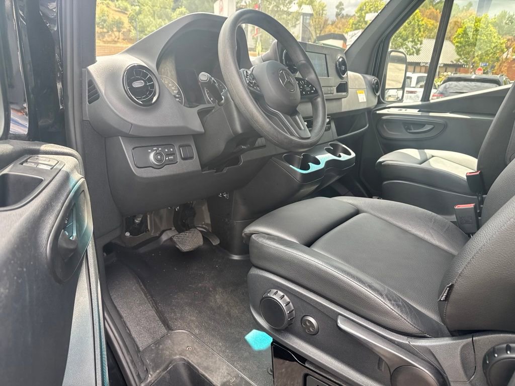 Used 2023 Mercedes-Benz Sprinter 2500 image 10
