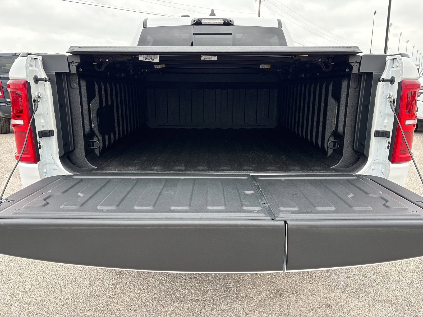 New 2026 RAM 1500 Tungsten w/ Trailer Tow Group AWD/4WD image 36