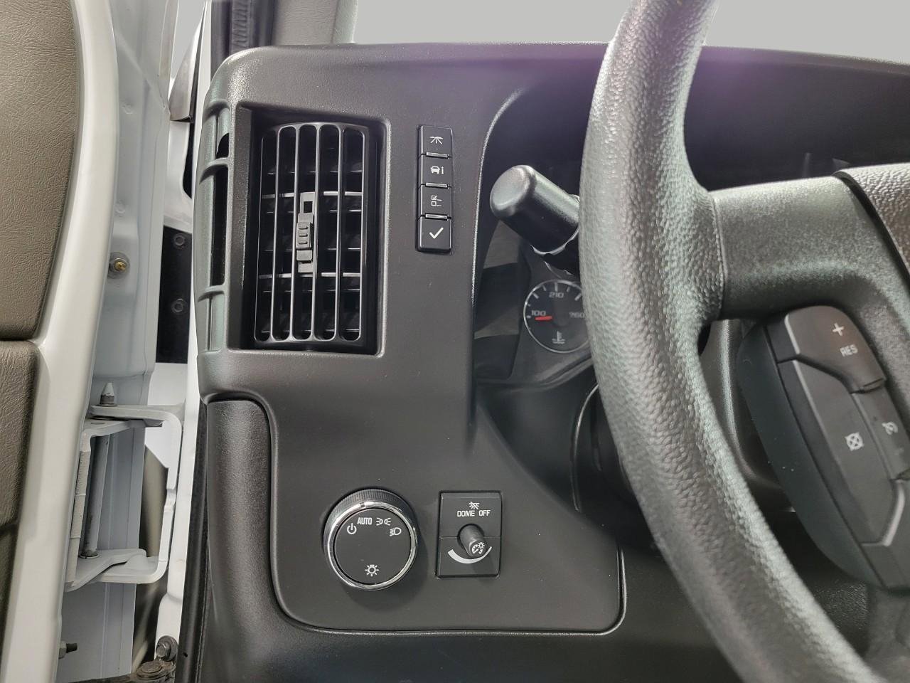 Used 2025 Chevrolet Express 3500 LS image 12