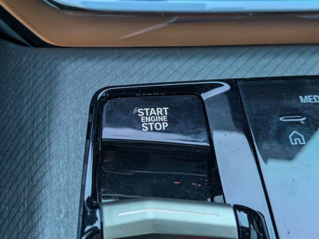 Used 2025 BMW X3 xDrive30i w/ Convenience Package image 30