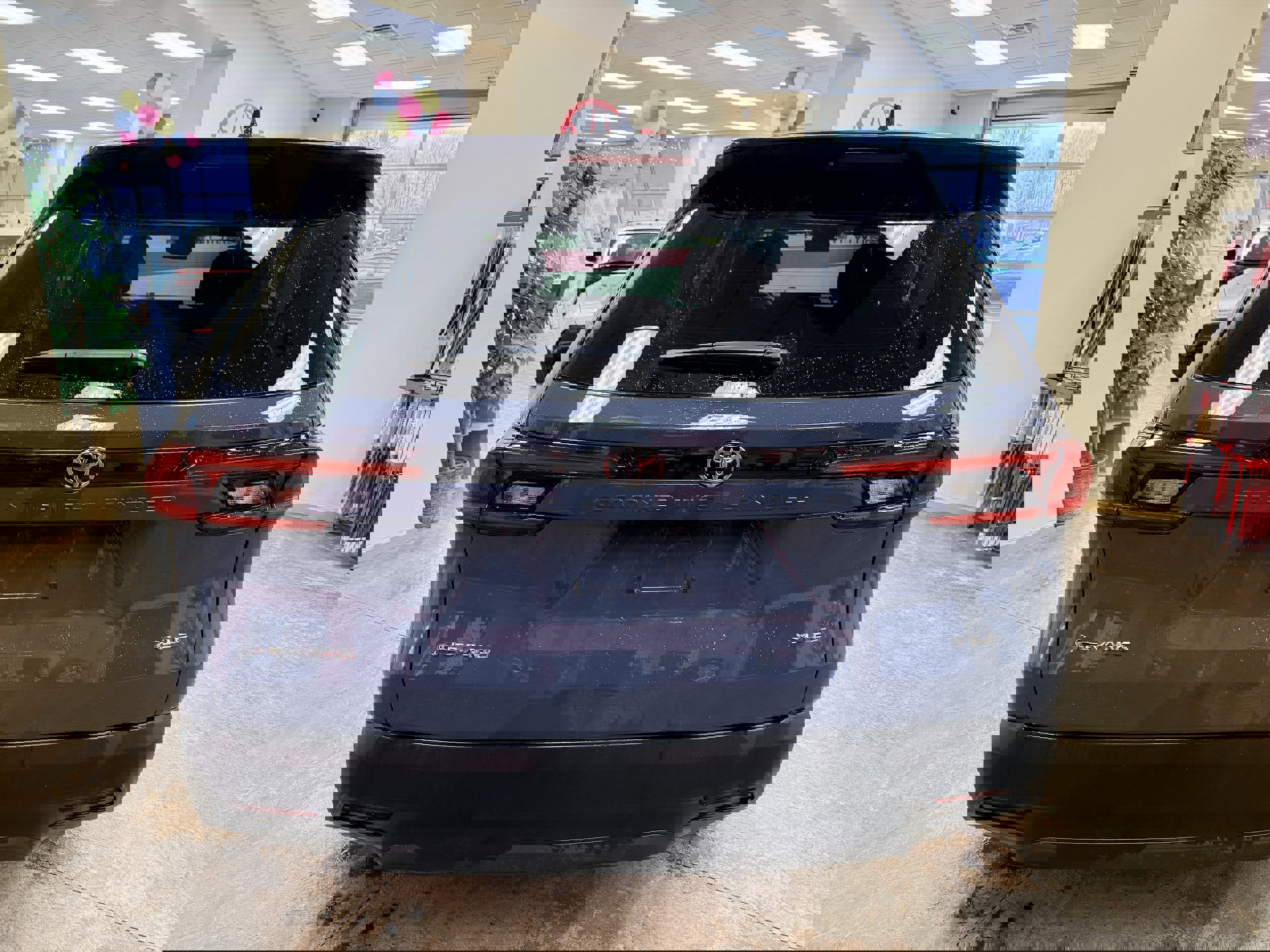 Used 2025 Toyota Grand Highlander AWD Hybrid image 9