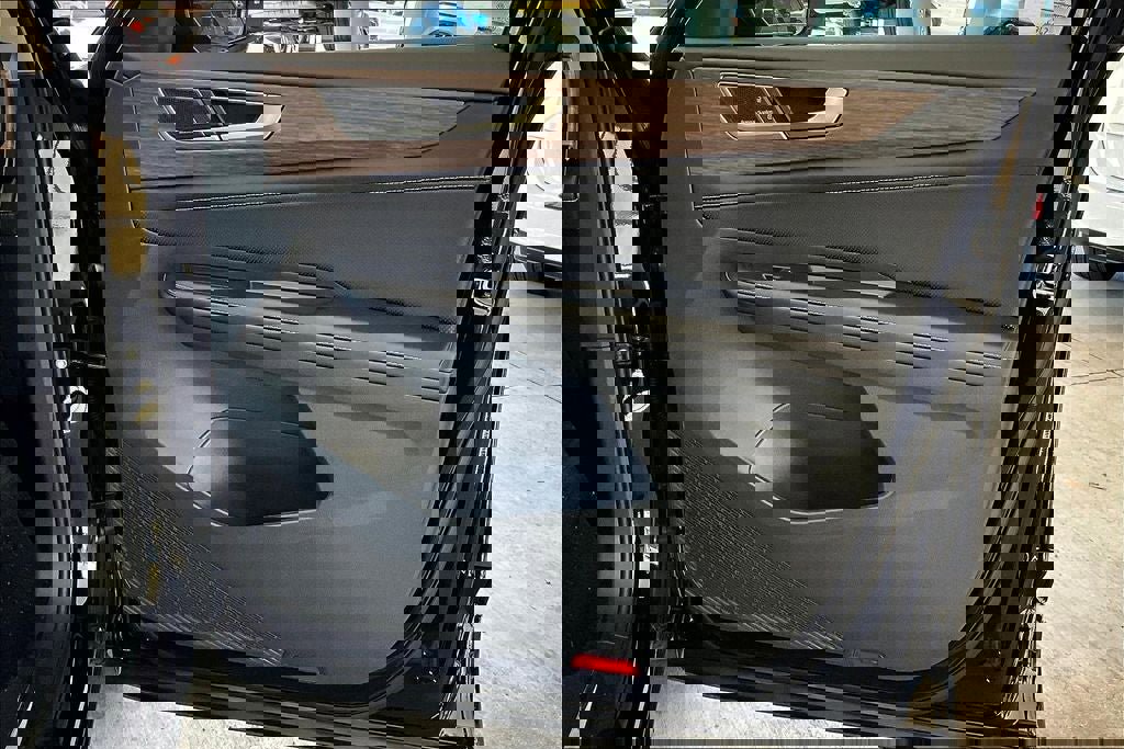 New 2026 Volkswagen Atlas SEL Premium R-Line image 28