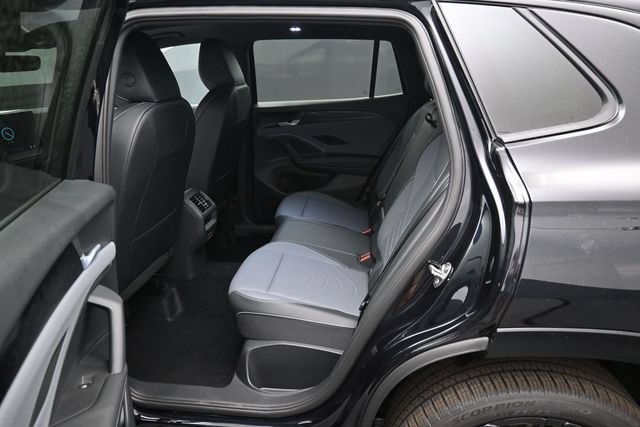 New 2026 Volkswagen Tiguan SE R-Line AWD/4WD image 11