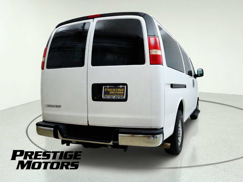 Used 2018 Chevrolet Express 3500 LT w/ LT Preferred Equipment Group RWD image 7