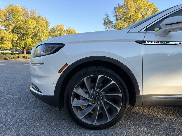 Used 2023 Lincoln Nautilus Reserve w/ Equipment Group 201A FWD image 10