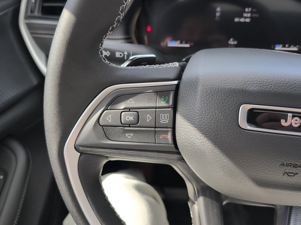 New 2025 Jeep Grand Cherokee L Altitude image 24