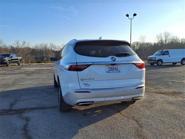 Used 2024 Buick Enclave Premium image 23