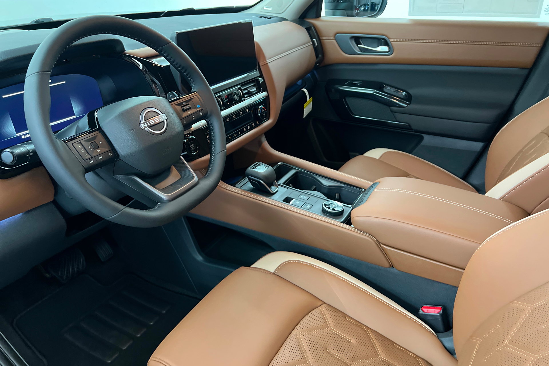 New 2026 Nissan Pathfinder Platinum w/ Cargo Package AWD/4WD image 15