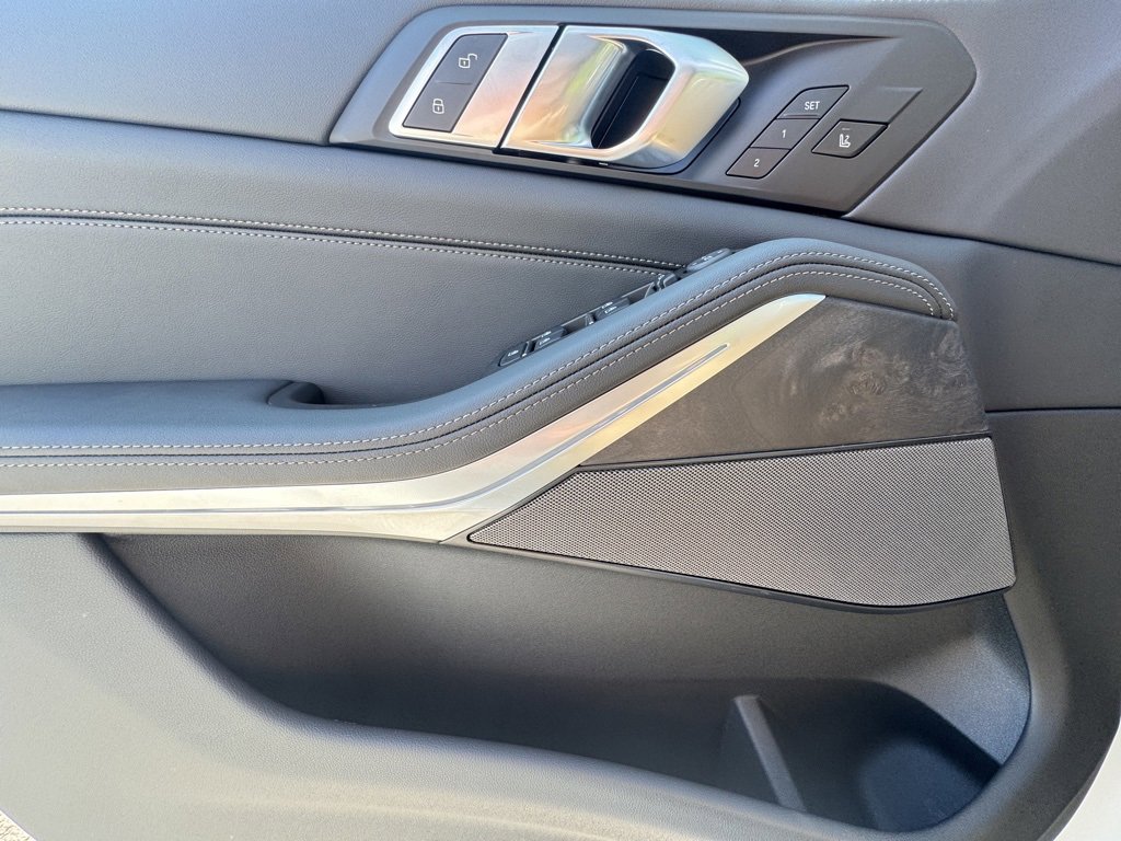 Used 2026 BMW X5 xDrive40i w/ Premium Package image 15