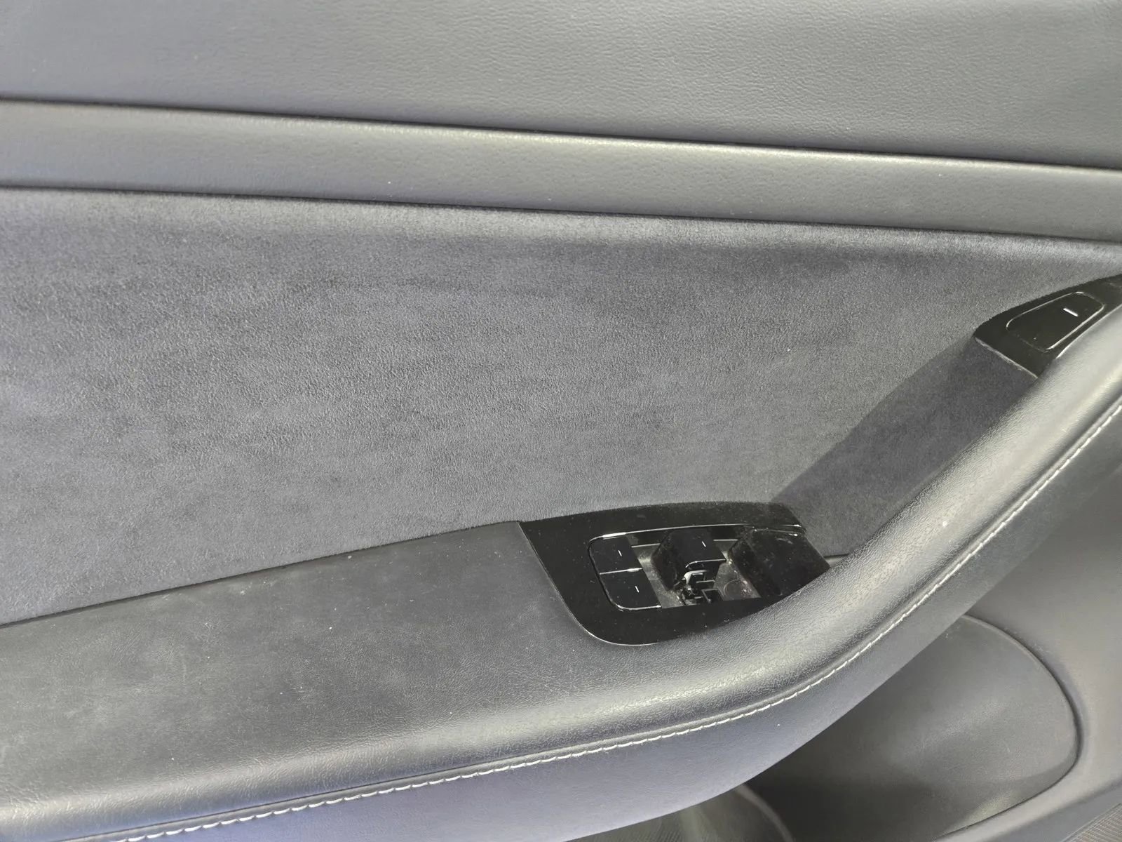 Used 2017 Tesla Model 3 Long Range RWD image 13