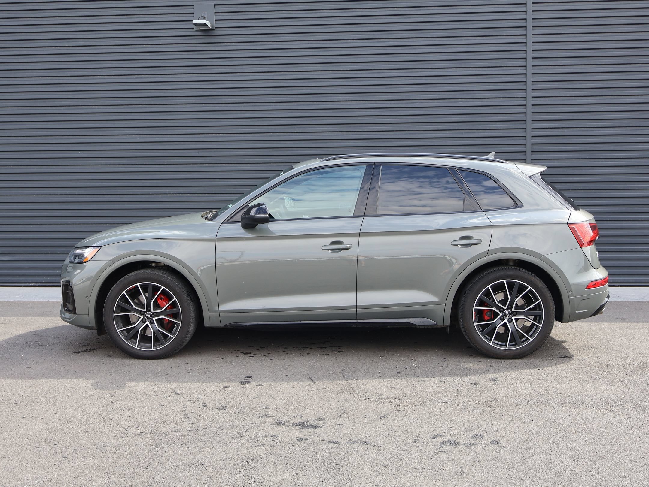 Used 2024 Audi SQ5 Prestige AWD/4WD image 9