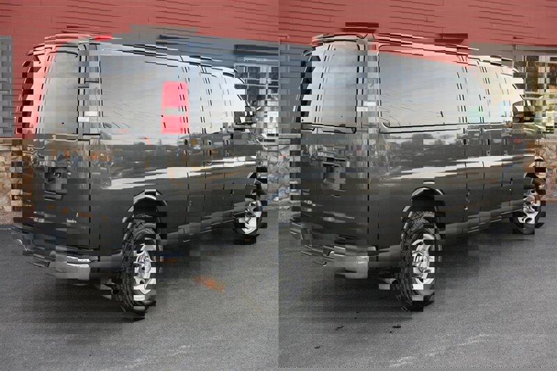 Used 2016 Chevrolet Express 3500 LT w/ LT Preferred Equipment Group image 5