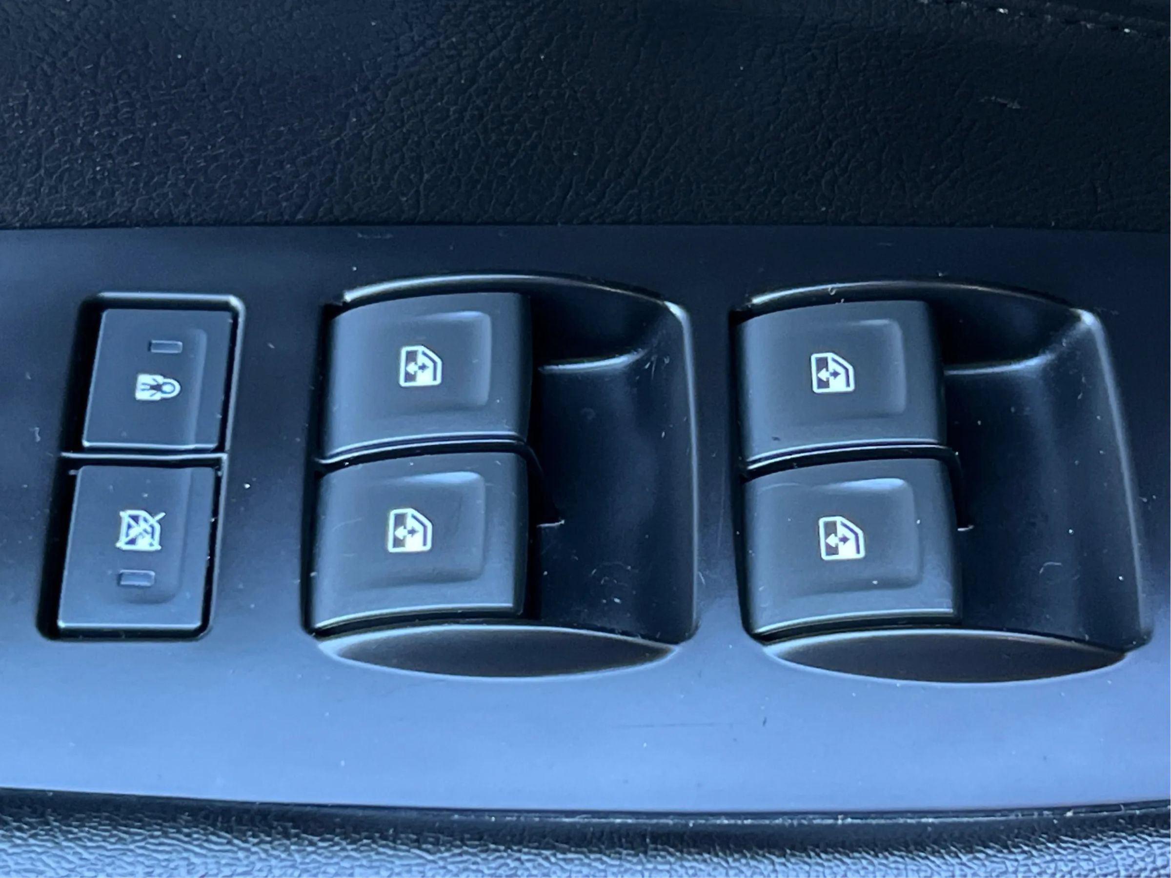 Used 2018 Cadillac Escalade Luxury AWD/4WD image 43