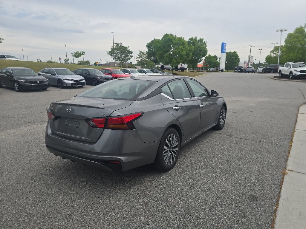 Used 2023 Nissan Altima 2.5 SV FWD image 5