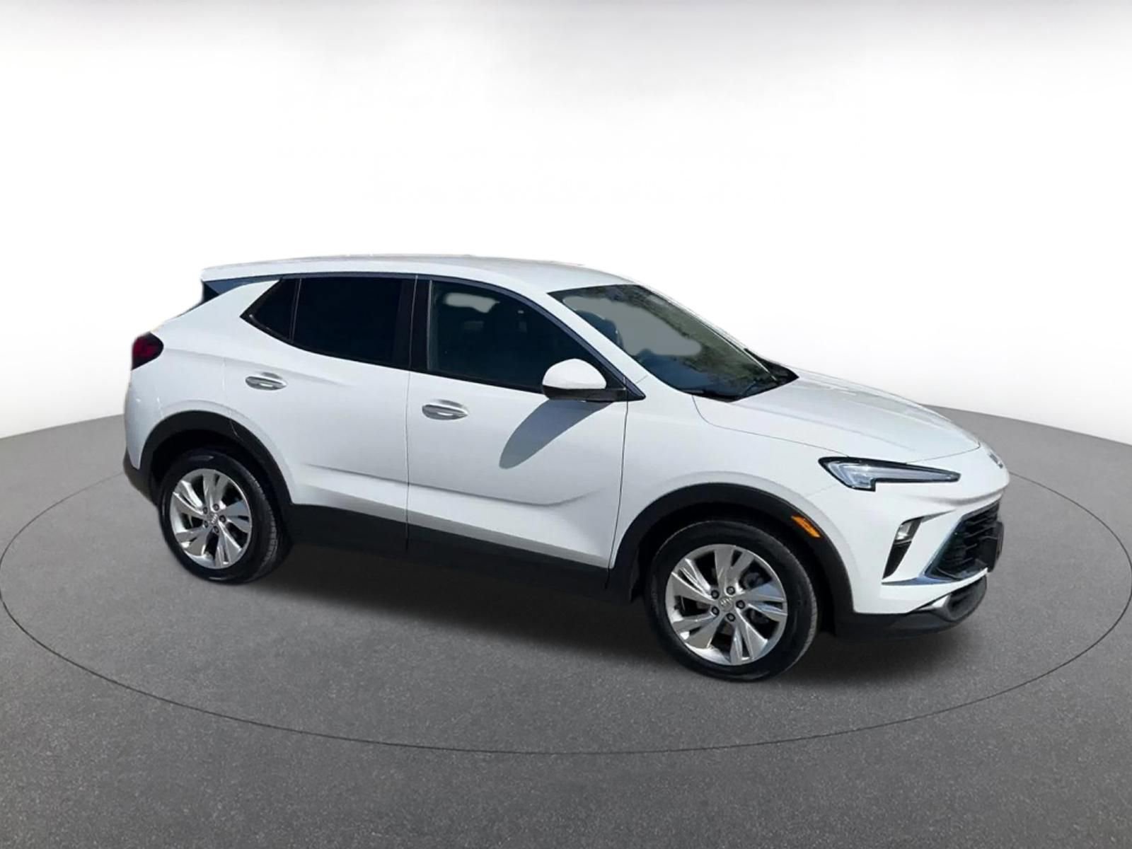 Used 2025 Buick Encore GX Preferred FWD image 2