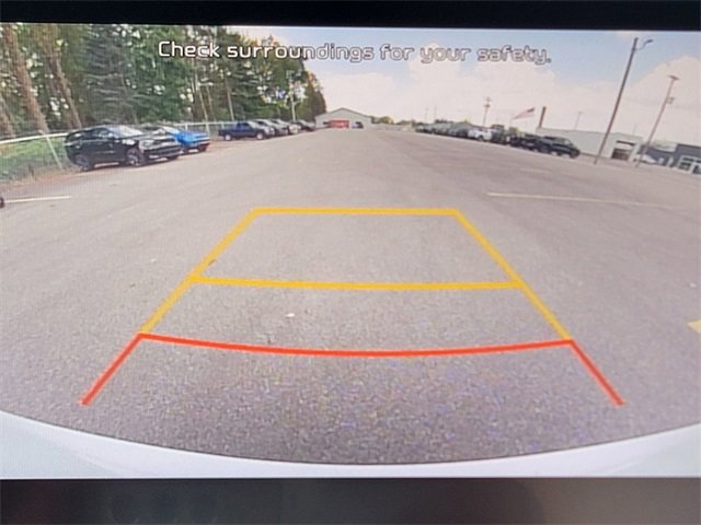 Used 2023 Kia Carnival LX image 5