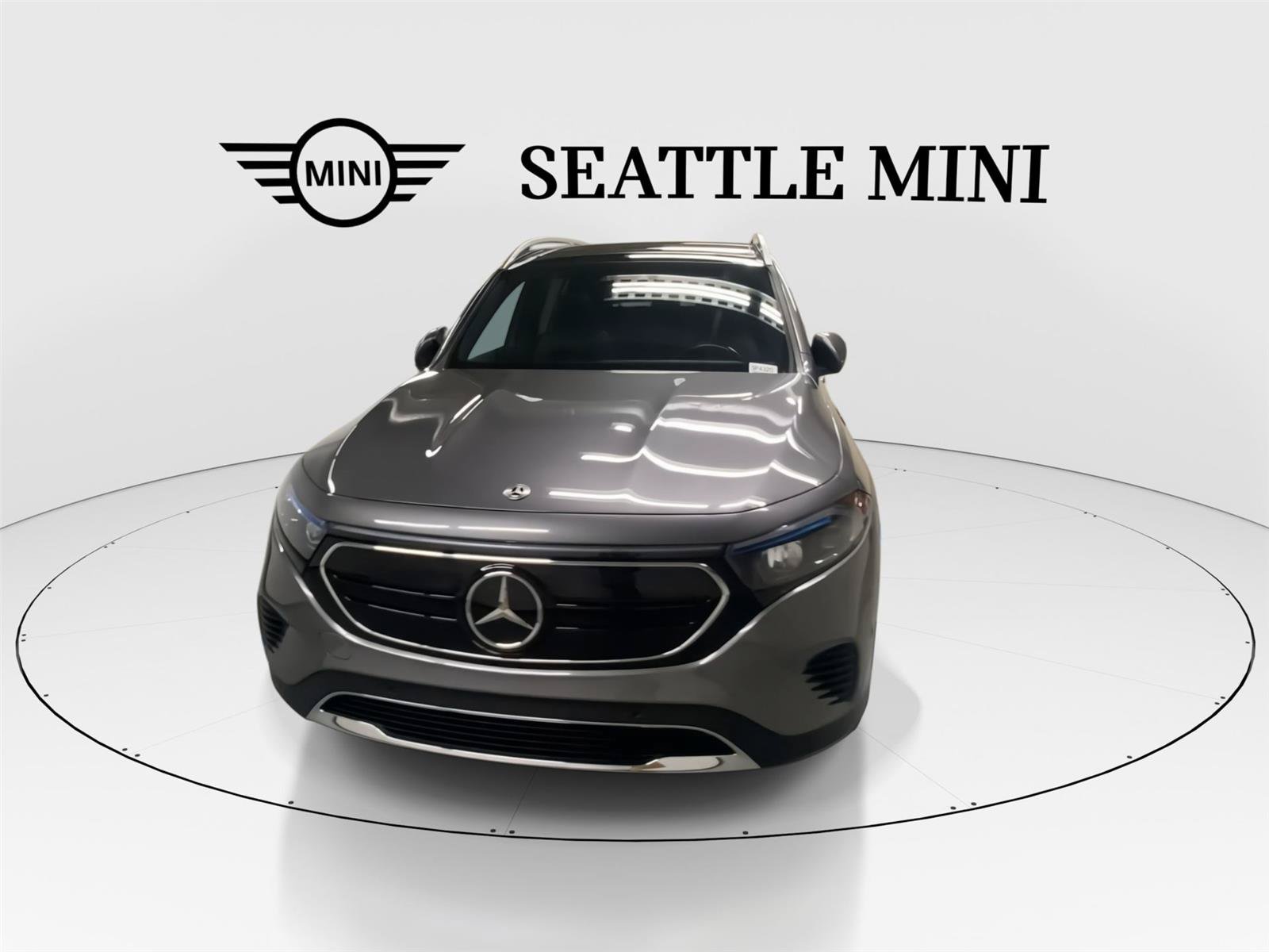 Used 2022 Mercedes-Benz EQB 350 4MATIC image 4