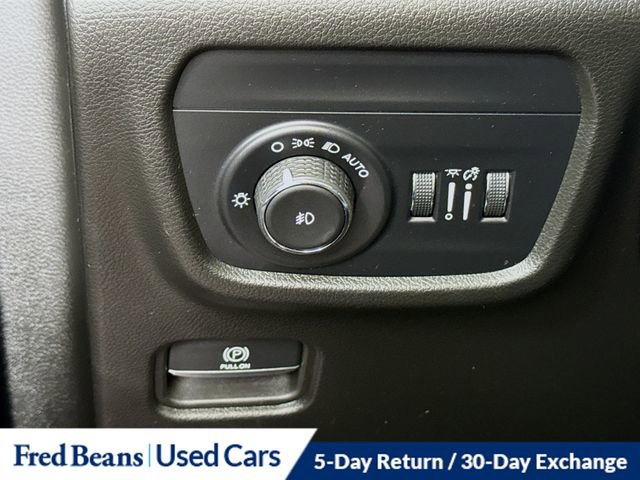Used 2023 Jeep Grand Cherokee Overland w/ Luxury Tech Group IV image 12