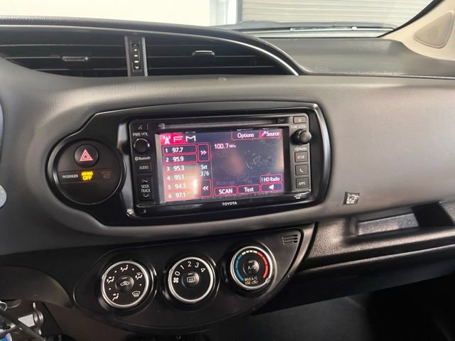 Used 2015 Toyota Yaris SE image 28