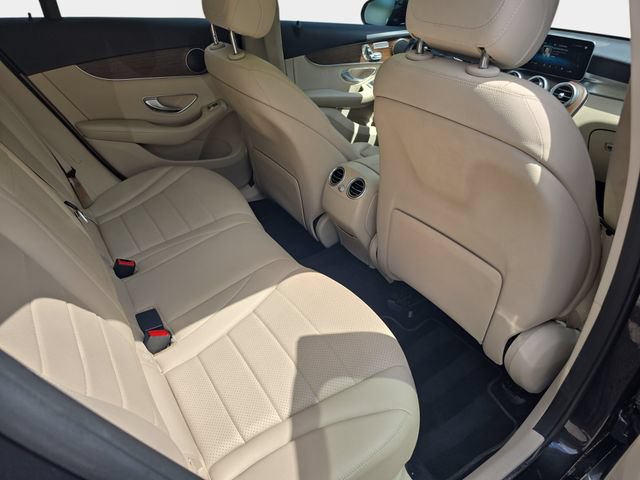 Used 2022 Mercedes-Benz GLC 300 4MATIC image 13