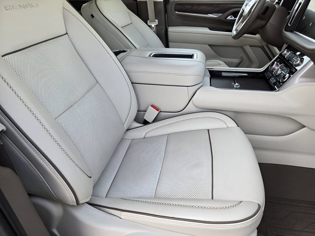 Used 2022 GMC Yukon XL Denali RWD image 13