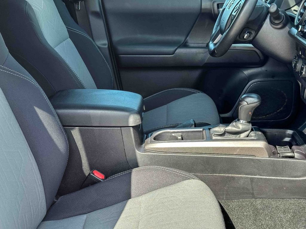 Used 2021 Toyota Tacoma TRD Sport AWD/4WD image 23