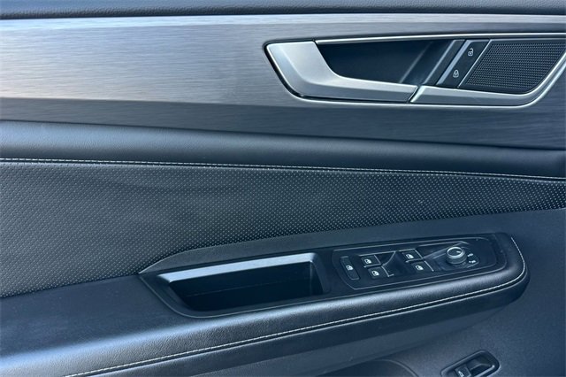 Used 2024 Volkswagen Atlas Cross Sport SE image 12