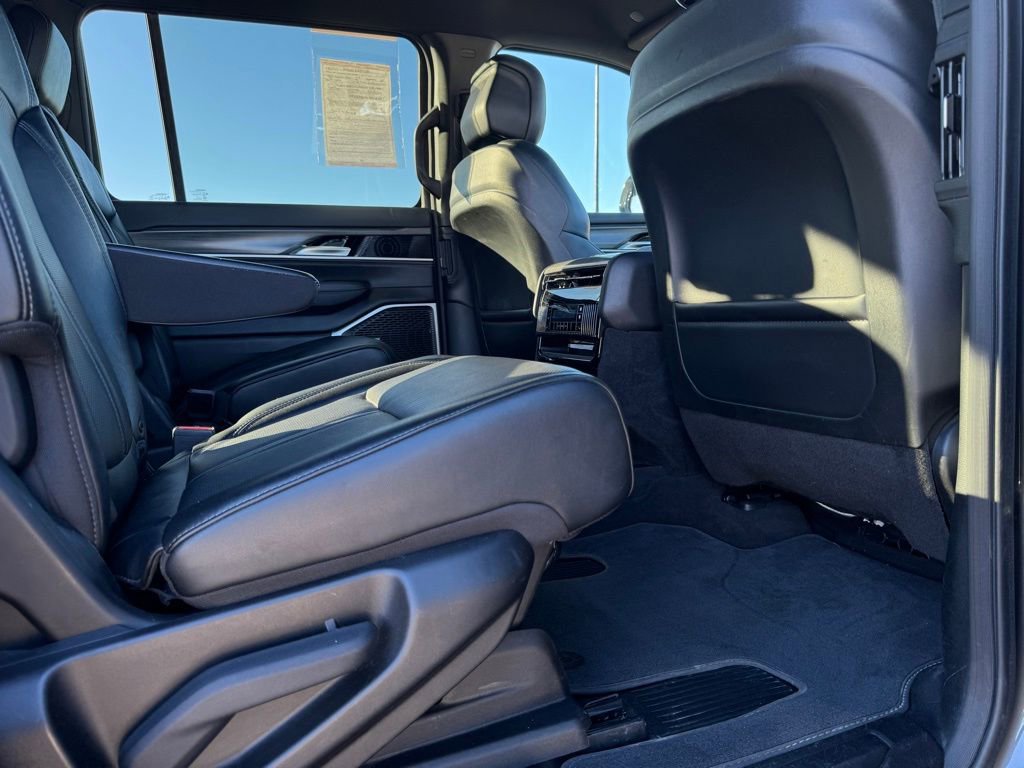 Certified 2024 Jeep Wagoneer Series III image 30