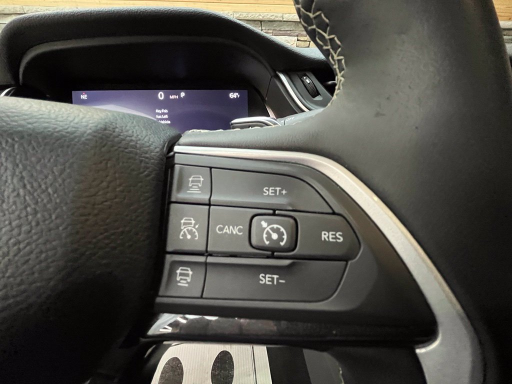 Used 2023 Jeep Grand Cherokee Laredo w/ Luxury Tech Group I AWD/4WD image 35
