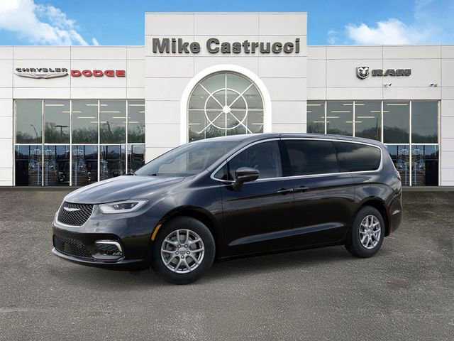 New 2026 Chrysler Pacifica Select image 3