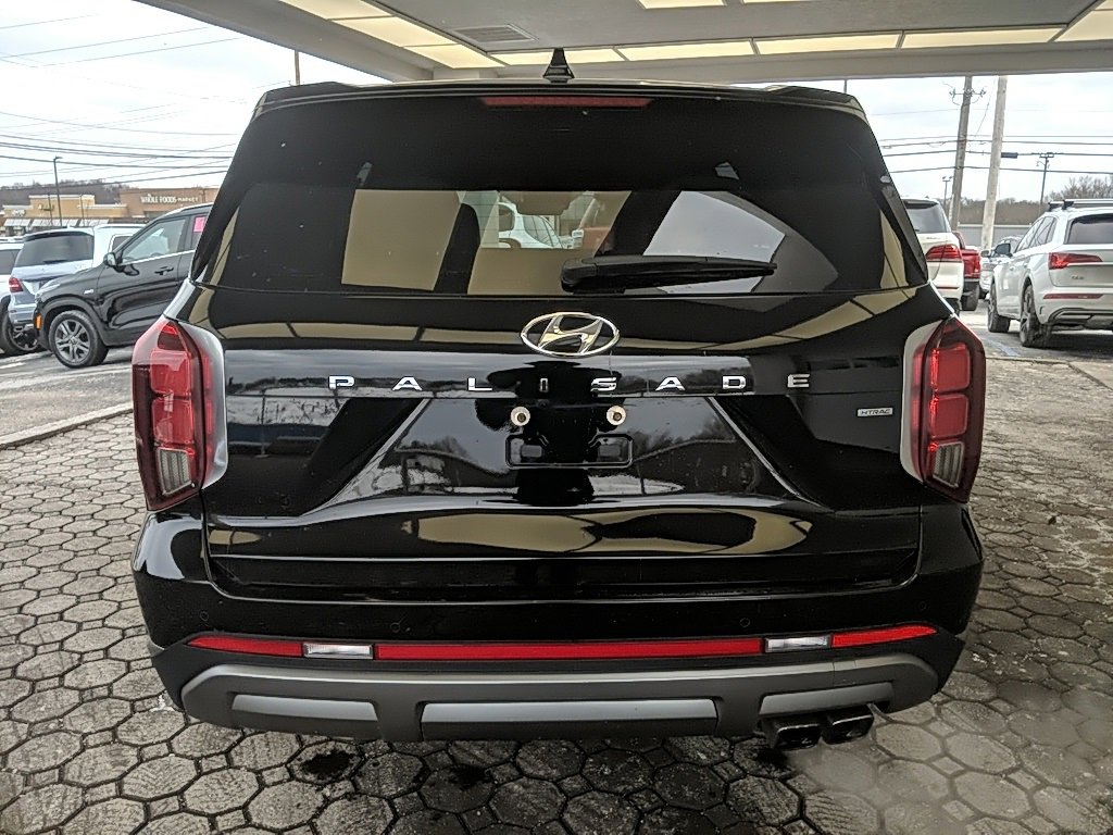 Used 2023 Hyundai Palisade Limited image 6
