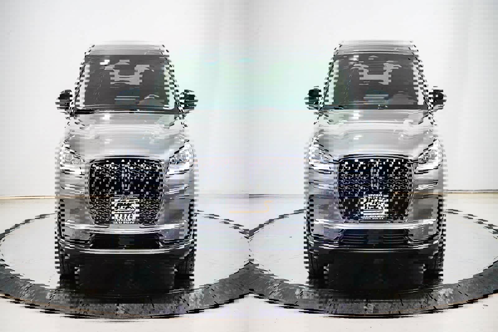 Used 2023 Lincoln Corsair Reserve image 6