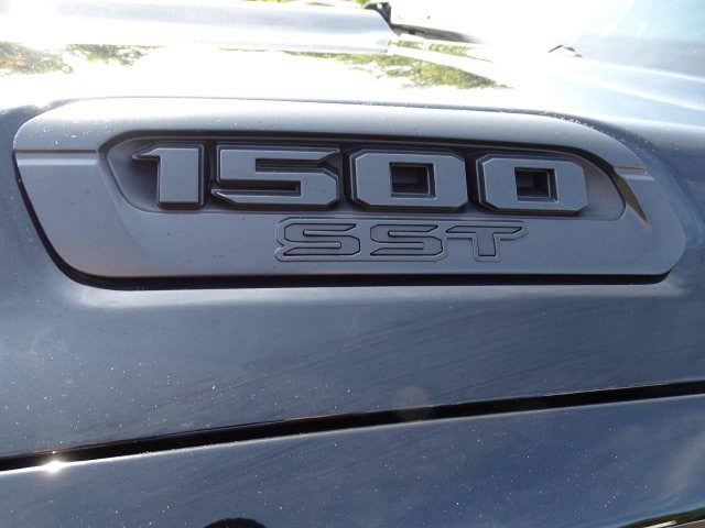 Used 2025 RAM 1500 Warlock AWD/4WD image 23