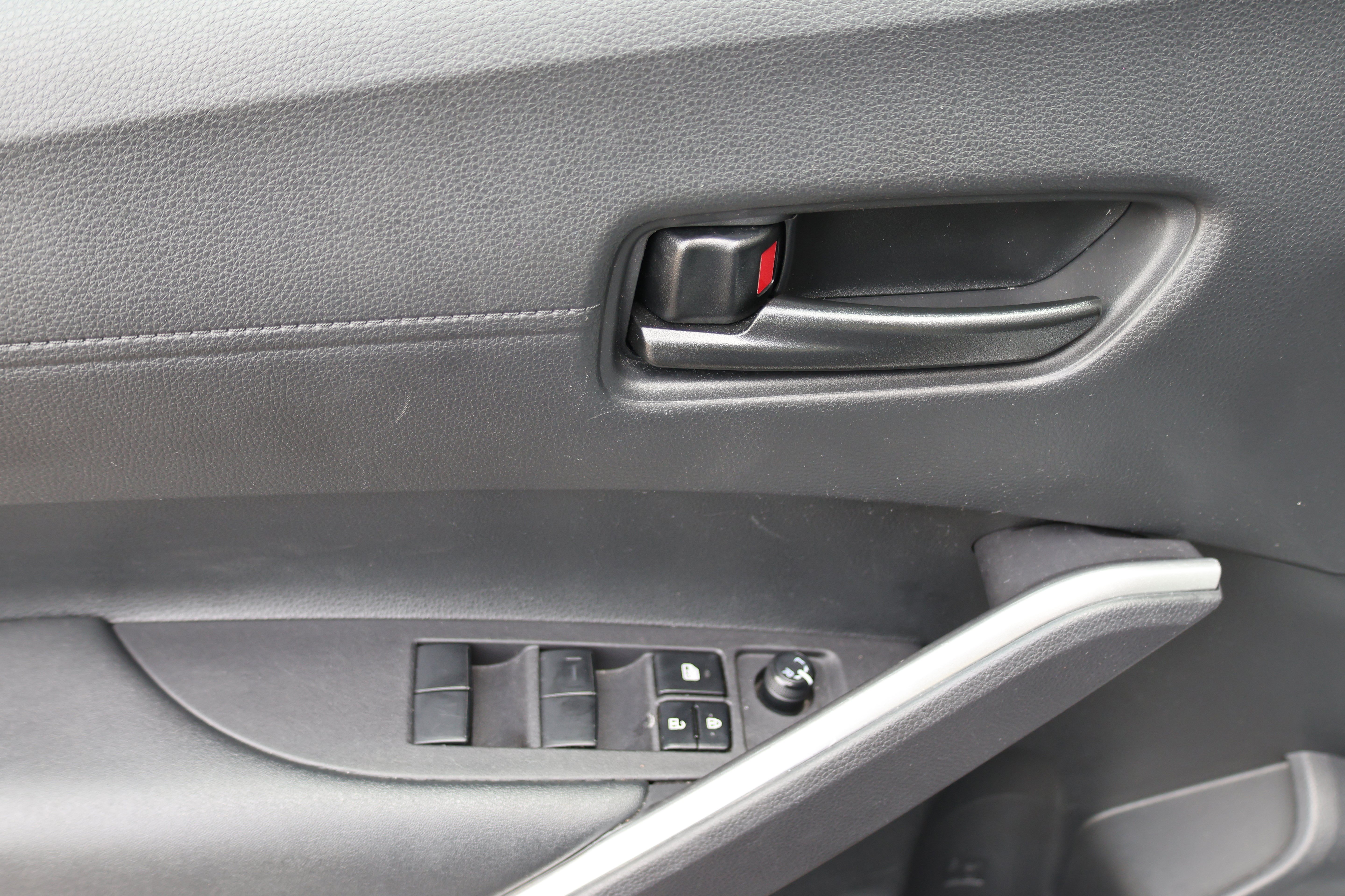 Used 2024 Toyota Corolla Cross LE AWD/4WD image 19
