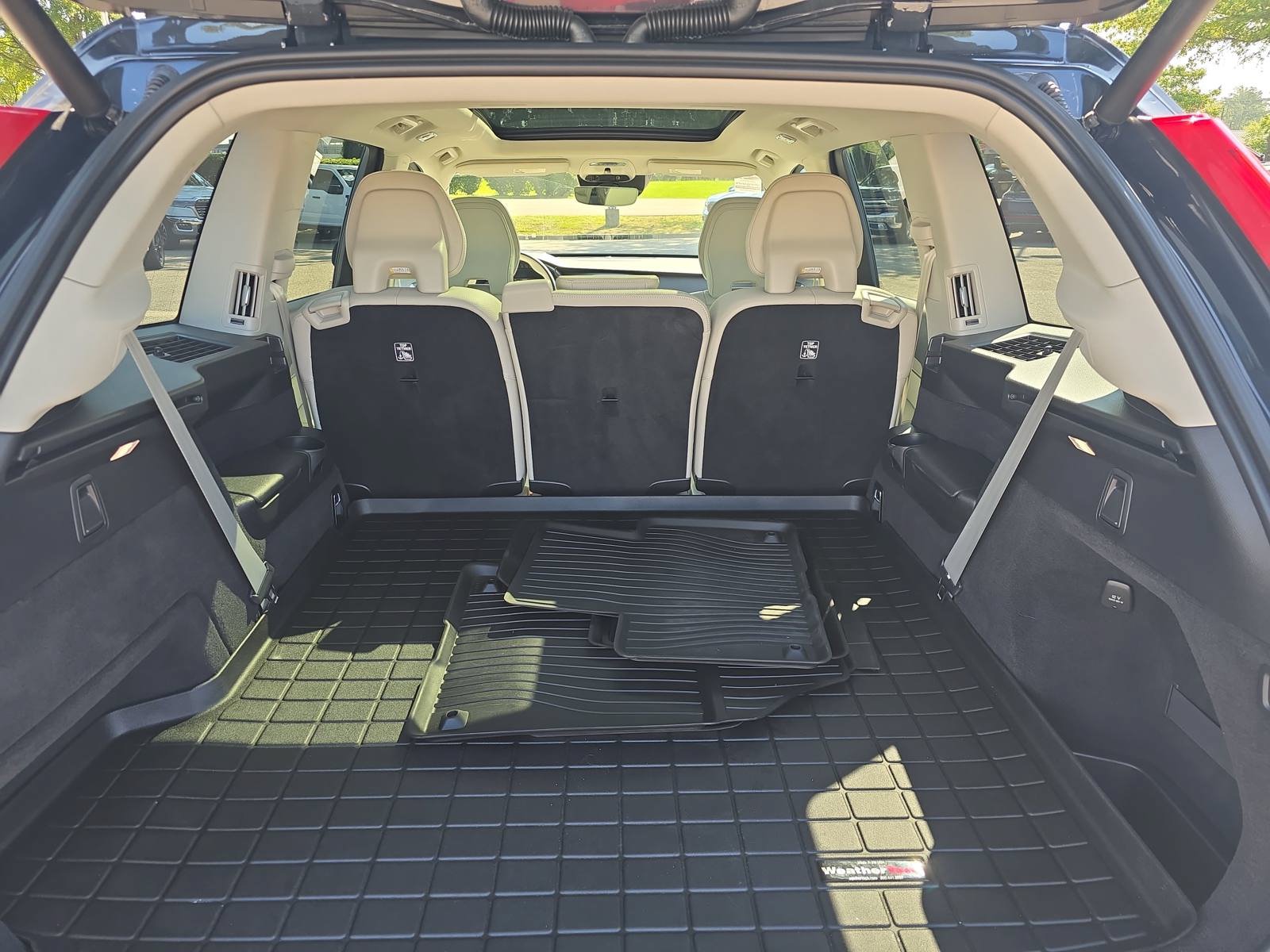 Used 2022 Volvo XC90 T5 Momentum FWD image 12