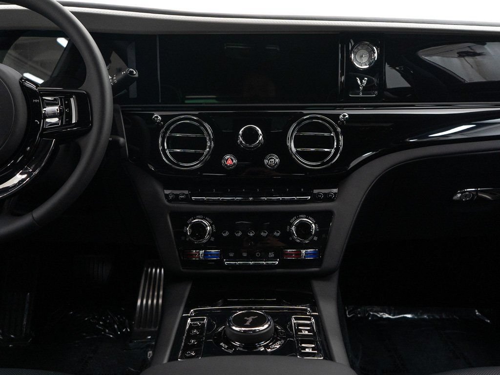 Used 2025 Rolls-Royce Ghost AWD/4WD image 36