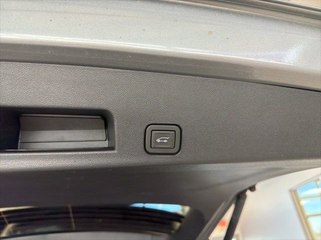 Used 2025 GMC Acadia AT4 w/ LPO, Floor Liner Package AWD/4WD image 22