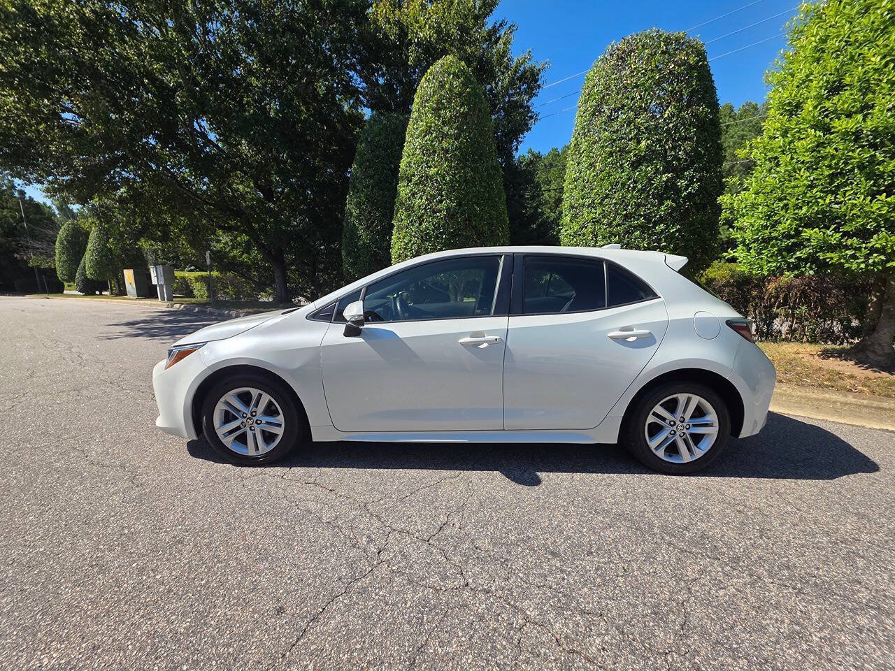 Used 2019 Toyota Corolla SE w/ SE Option Package FWD image 2