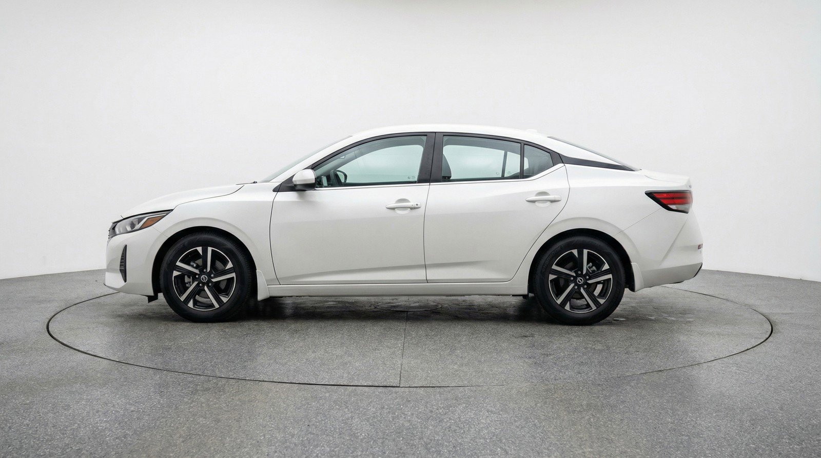 Used 2025 Nissan Sentra SV FWD image 5