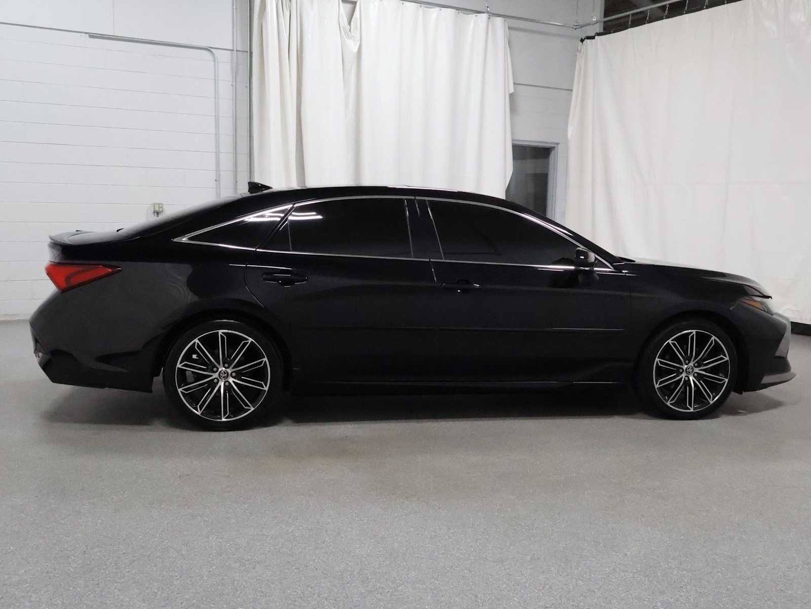 Used 2019 Toyota Avalon XSE w/ Protection Package FWD image 10