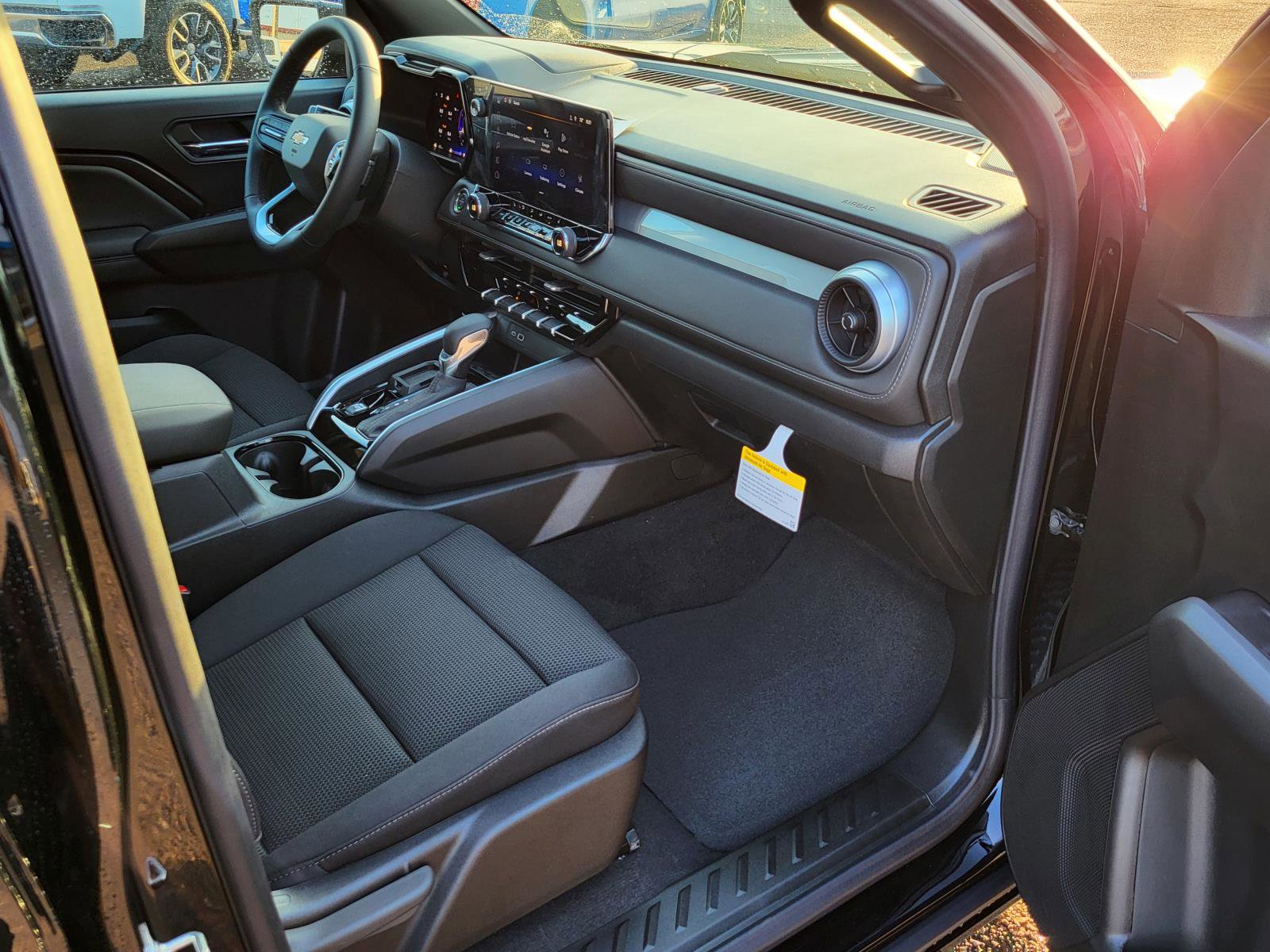 New 2026 Chevrolet Colorado LT image 9