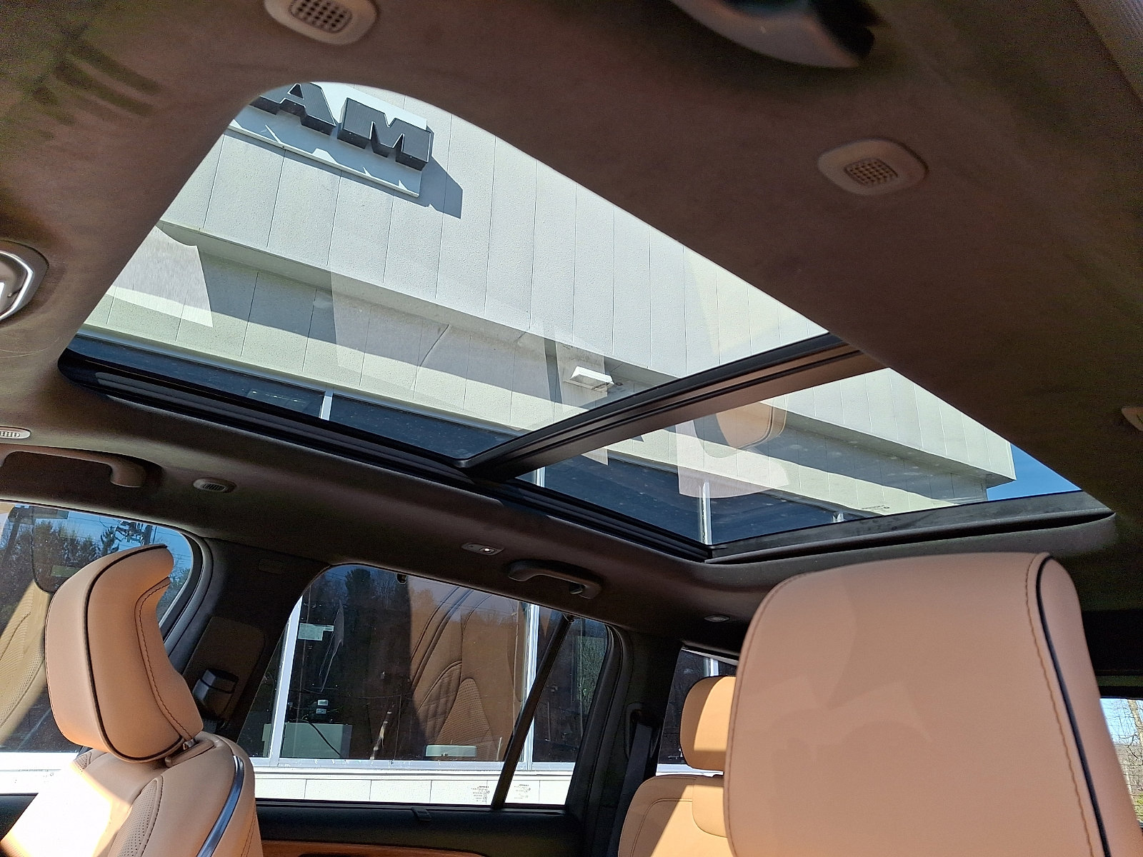 New 2026 Jeep Grand Cherokee Summit image 10