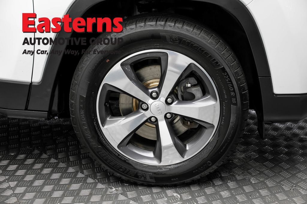 Used 2019 Jeep Cherokee Limited AWD/4WD image 33