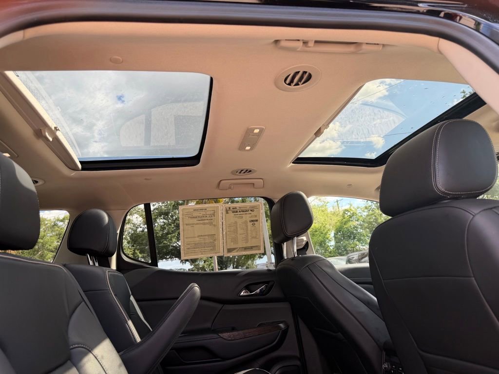 Used 2022 GMC Acadia Denali w/ Denali Ultimate Package FWD image 34