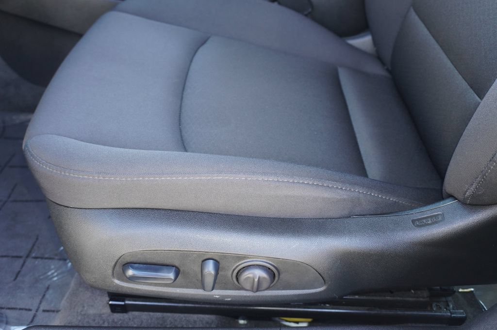 Used 2025 Chevrolet Malibu RS FWD image 12