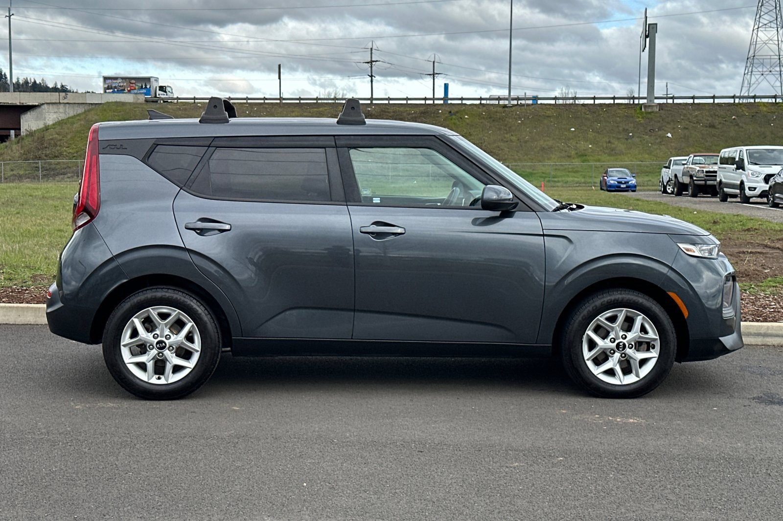 Used 2021 Kia Soul S image 2