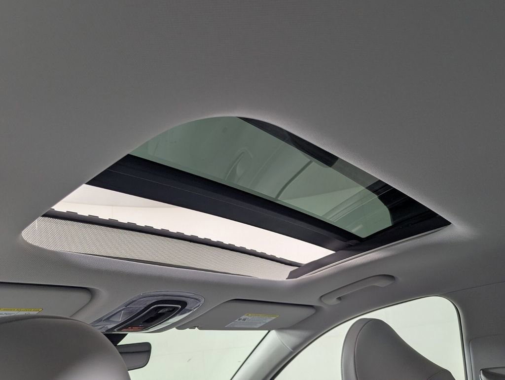 New 2026 Hyundai Kona Limited FWD image 24