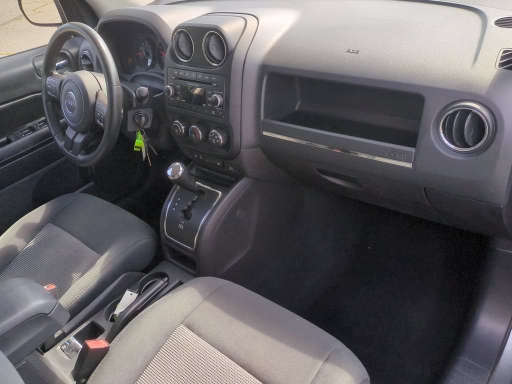 Used 2012 Jeep Compass Latitude AWD/4WD image 26